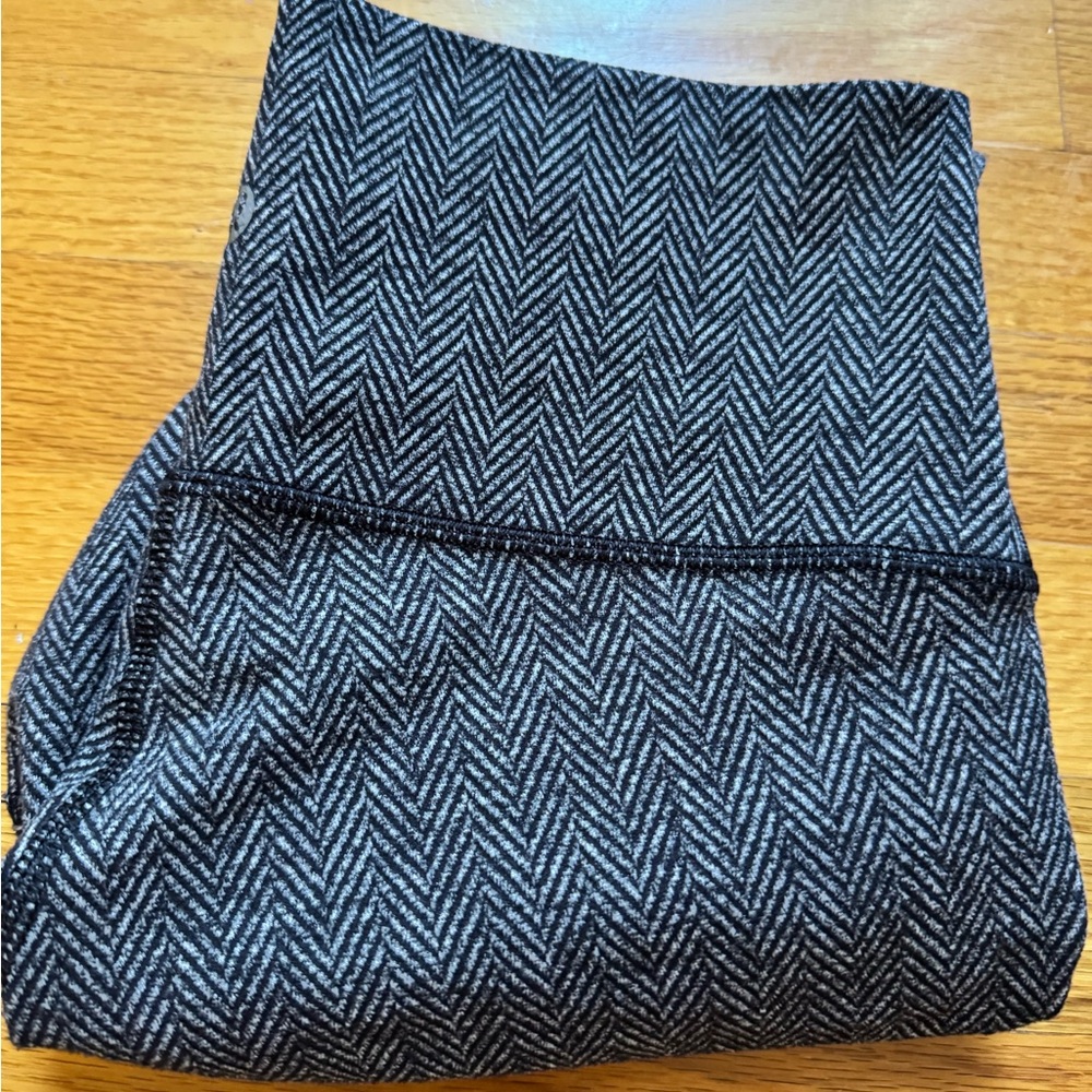 Lululemon Giant Herringbone High Times Leggings Size 6 EUC RARE